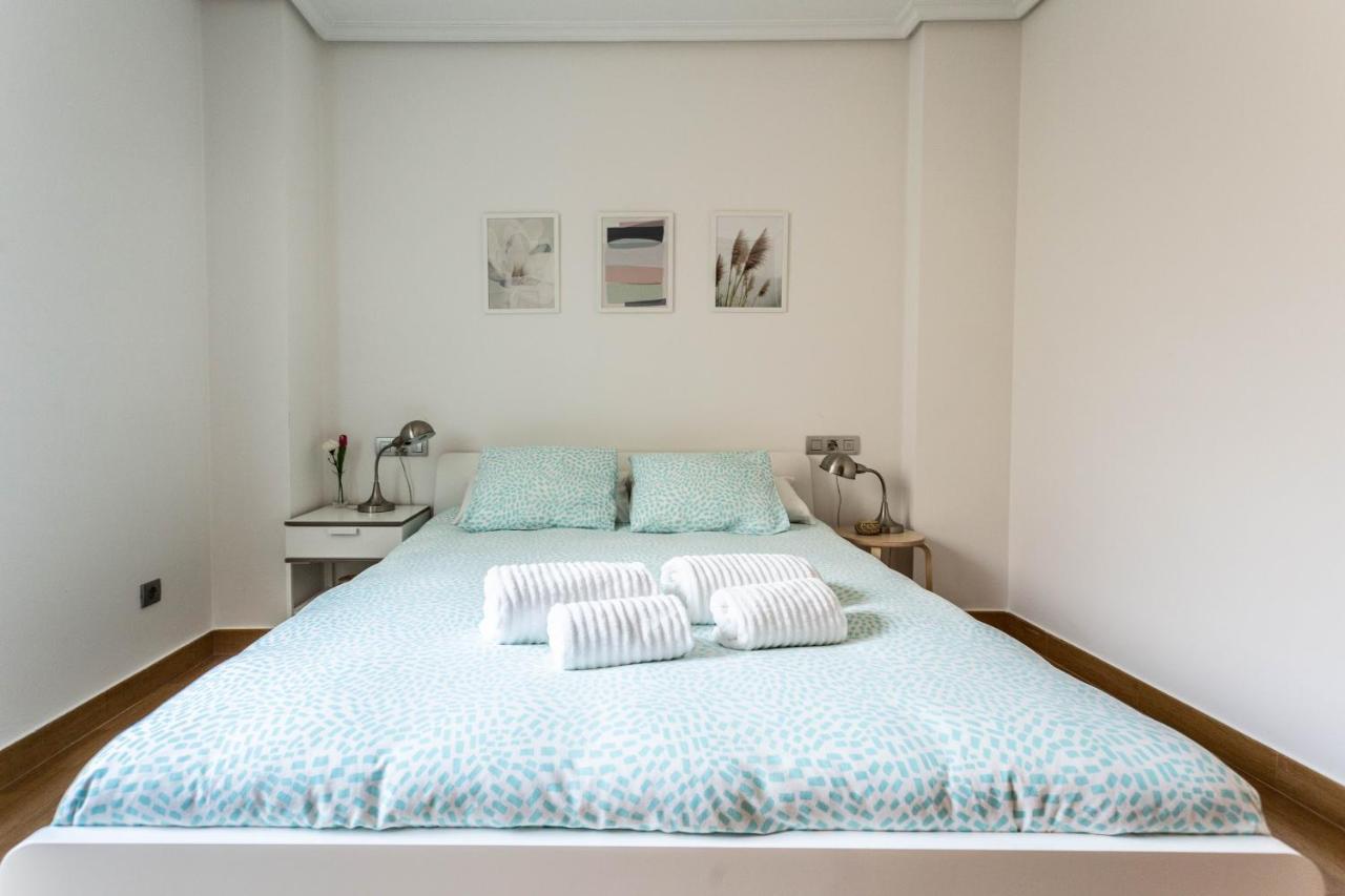 Apartamento En Primera Linea De Playa Riazor A Coruna Bagian luar foto