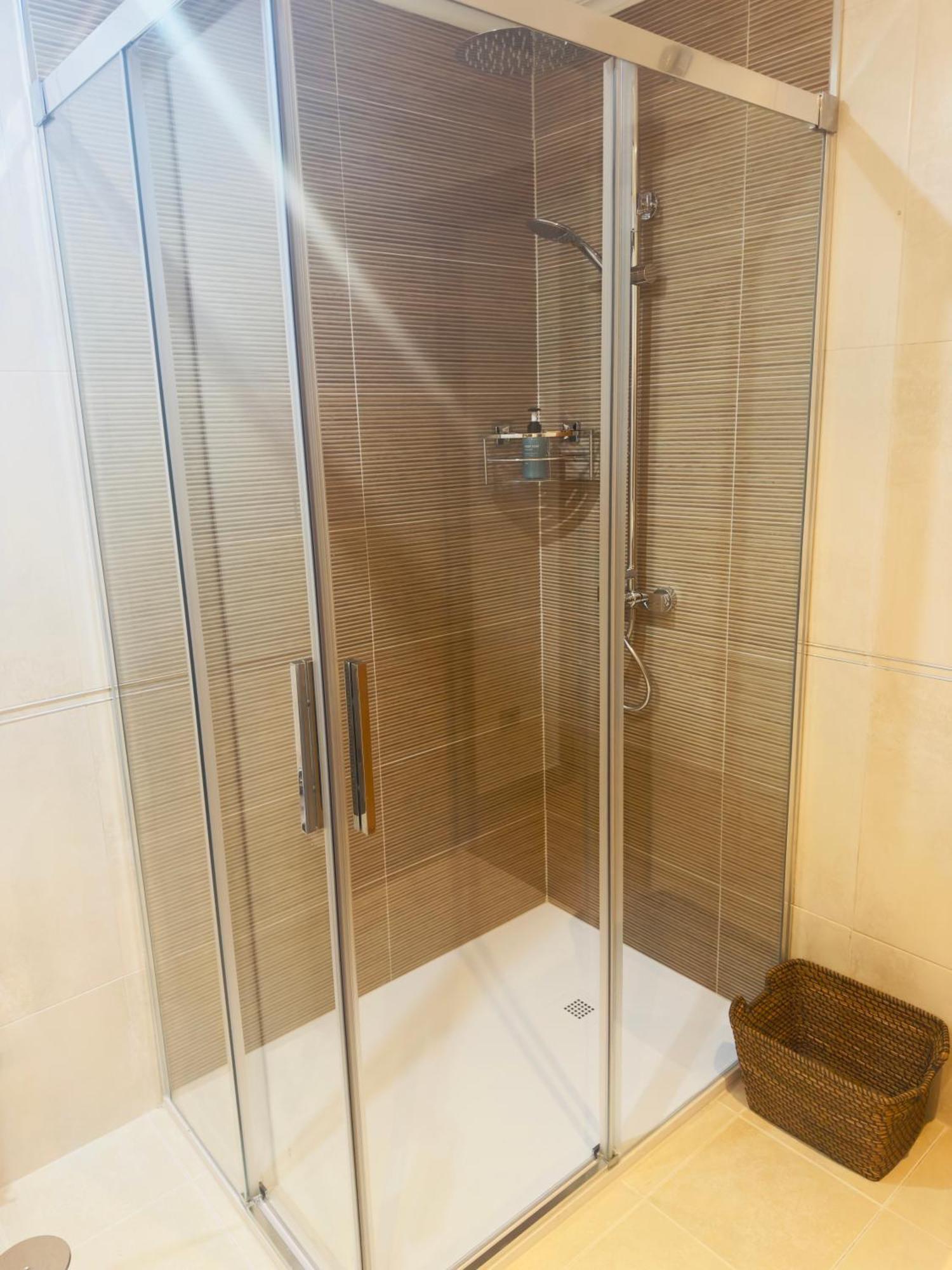 Apartamento En Primera Linea De Playa Riazor A Coruna Bagian luar foto