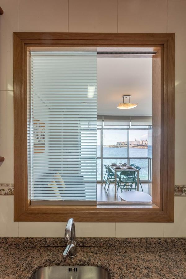 Apartamento En Primera Linea De Playa Riazor A Coruna Bagian luar foto